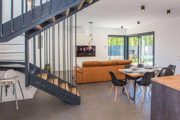 Wohnung, Stuhl, Balkon, Resort, Hotel, Bucht, Küche & Esszimmer Tisch, Gartenmöbel, Ferienort