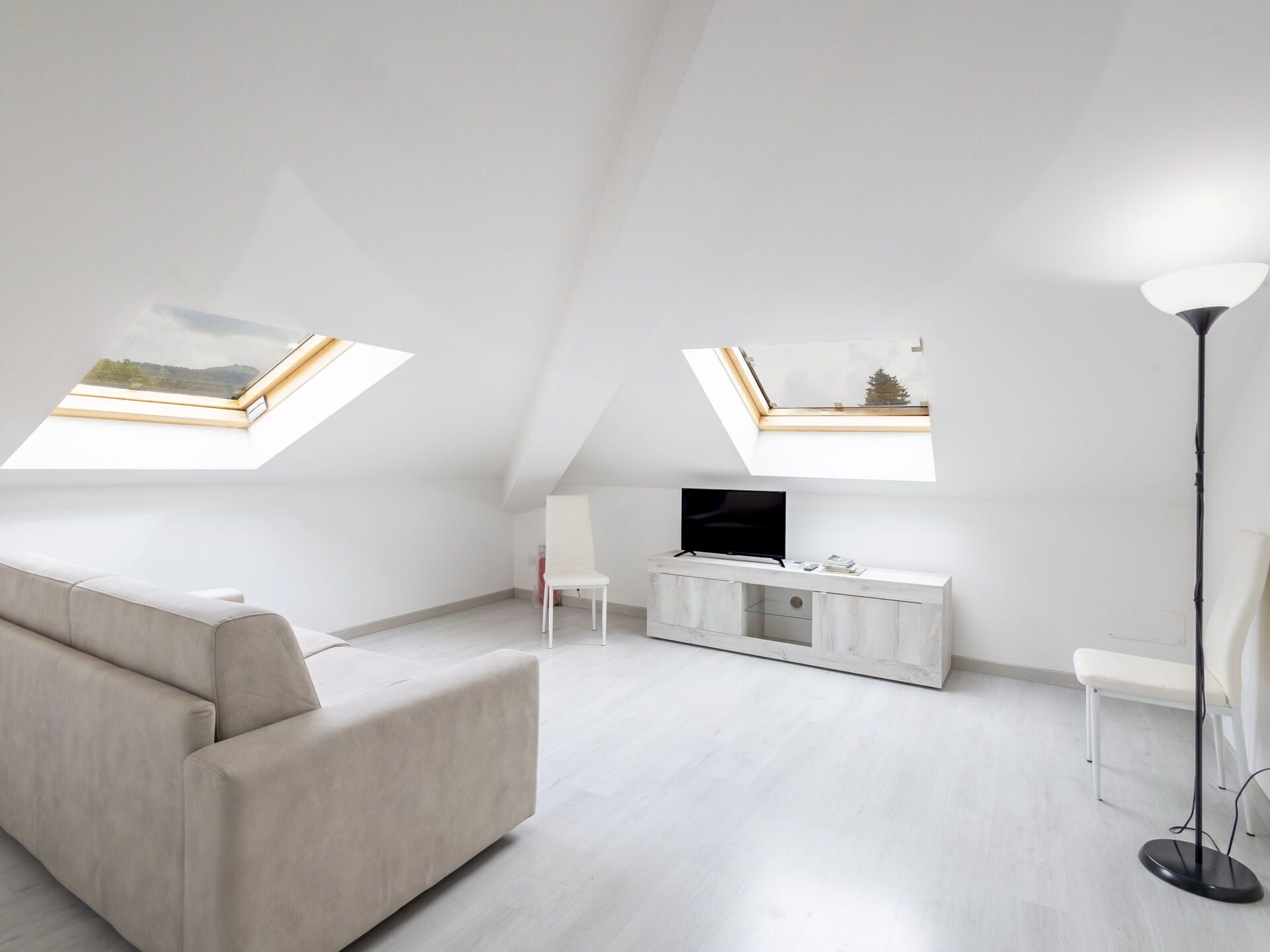 Cosy Apartment For 4 People With Pool, A/c, Tv And Balcony - Meina