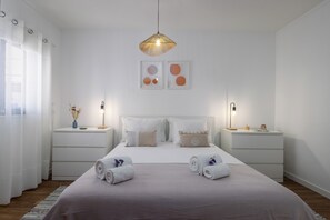 3 chambres, fer et planche à repasser, Wi-Fi gratuit, draps fournis