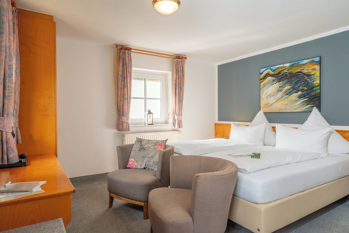 Standard Double Room, Courtyard View | 1 bedroom, desk, laptop workspace, free WiFi