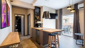 Smart TV 32 pulgadas con canales de televisión vía satélite, Netflix