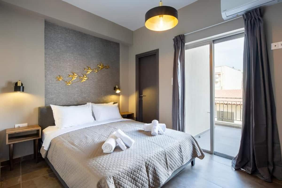 Signature Apartment With Balcony | 2 bilik tidur, peti besi dalam bilik, ruang kerja komputer riba