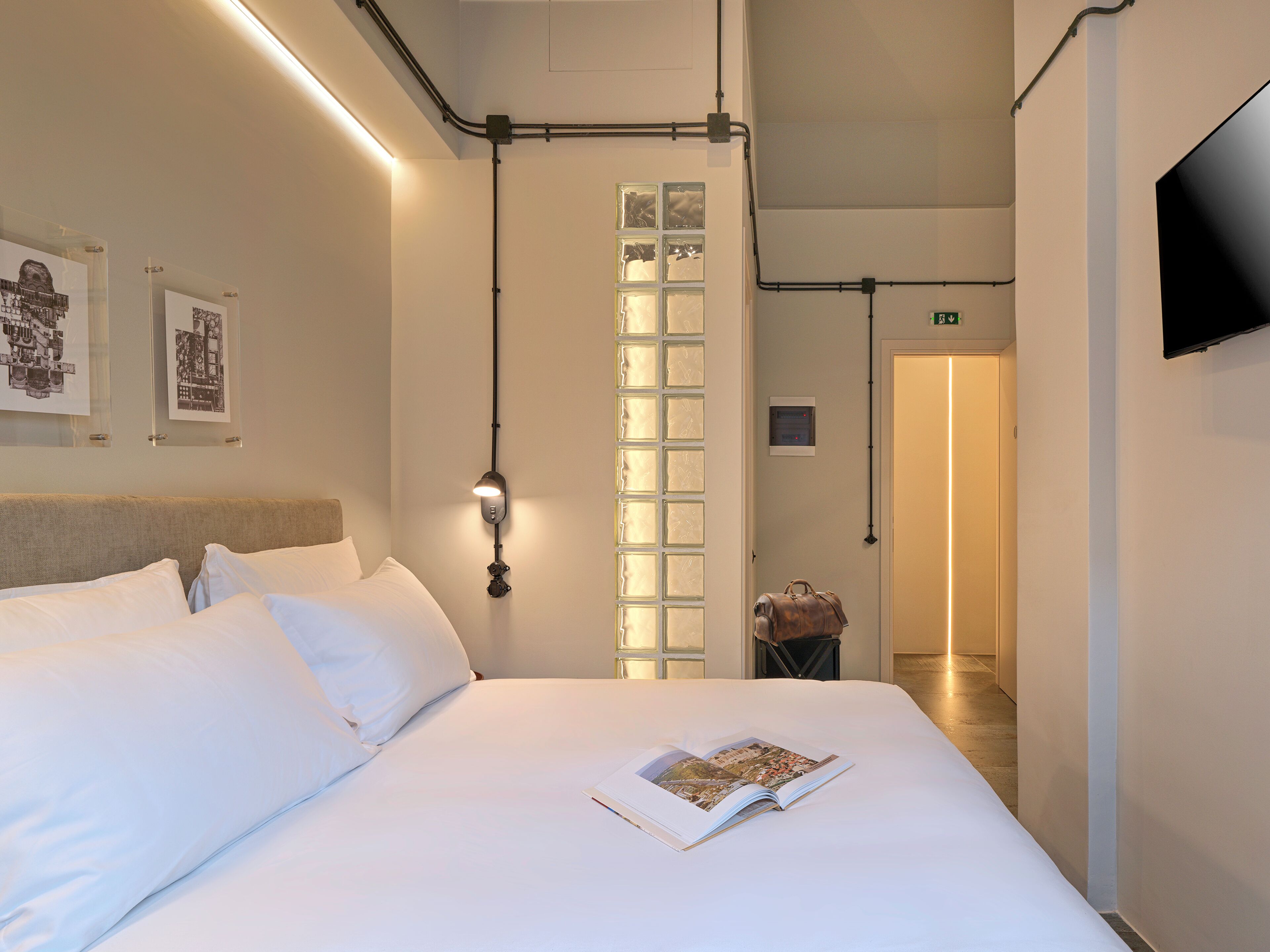 Deluxe Room With Balcony | In-room safe, laptop workspace, blackout drapes, soundproofing