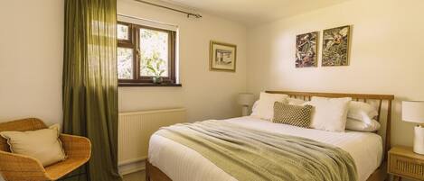 1 bedroom, iron/ironing board, travel cot, free WiFi