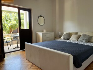 2 bedrooms, WiFi, bed sheets