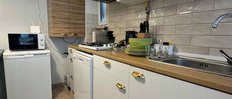 Fridge, microwave, dishwasher, electric kettle