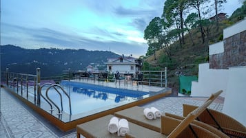 3 outdoor pools