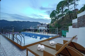 3 outdoor pools - Villasita Resorts by Ellegance (Kasauli)