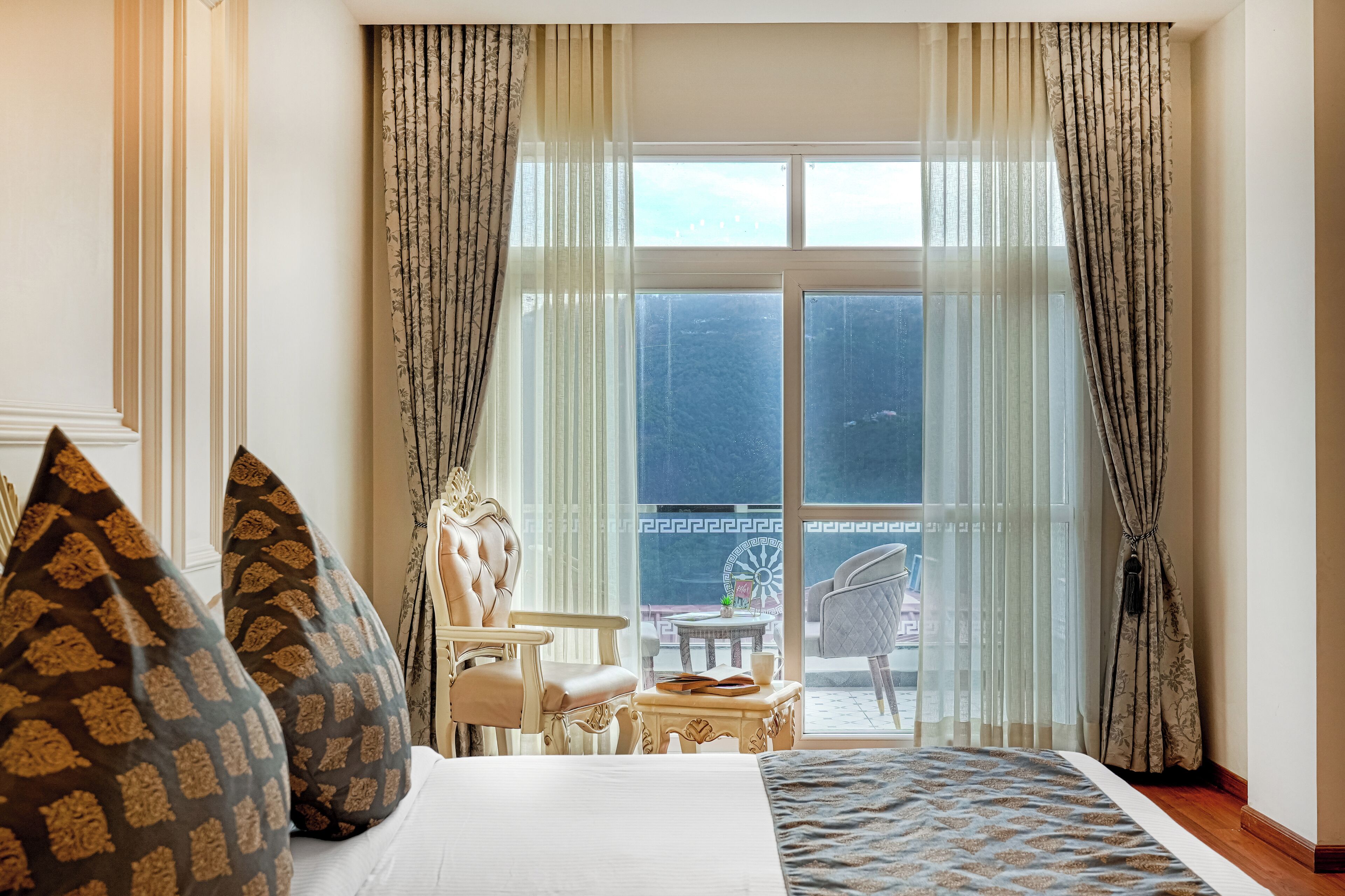 Lyxigt dubbelrum | Sängtillbehör av högsta kvalitet, duntäcken och Select Comfort-madrasser