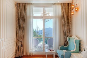 Premium Tek Büyük Yataklı Oda | Kaliteli yatak takımı, kuştüyü yorgan, Select Comfort yatak 