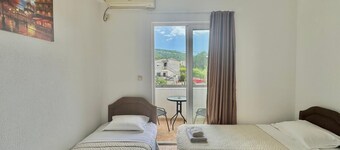 B&M Holiday Rooms