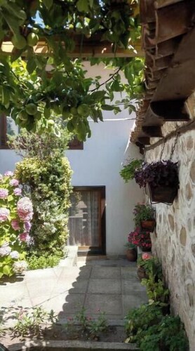 Charming 5-bedroom house in the bosom of old Bansko, quiet cobbled streets...
