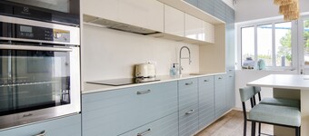 Heated pool, garden, villa for 8 adults 2 children