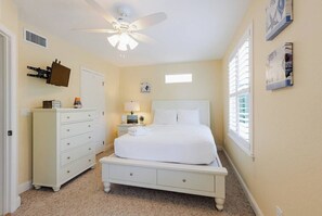 3 bedrooms, desk, iron/ironing board, free WiFi