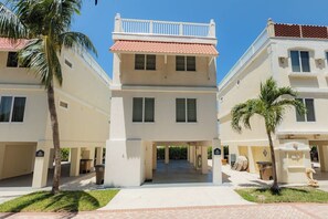 Unclassified image, 2 of 37, button