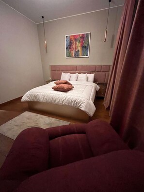 2 bedrooms, iron/ironing board, WiFi, bed sheets