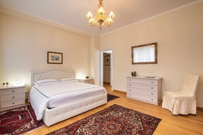 2 chambres, bureau, Wi-Fi gratuit, draps fournis