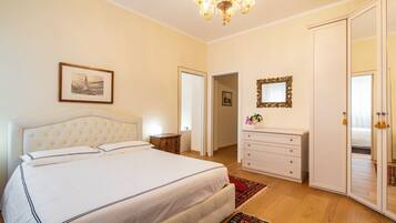 2 camere, una scrivania, Wi-Fi gratuito, lenzuola