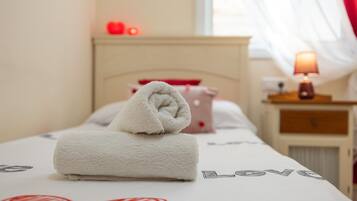 3 chambres, fer et planche Ă  repasser, Wi-Fi gratuit, draps fournis