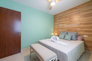 3 室のベッドルーム、アイロン / アイロン台、WiFi (無料)、ベッドシーツ