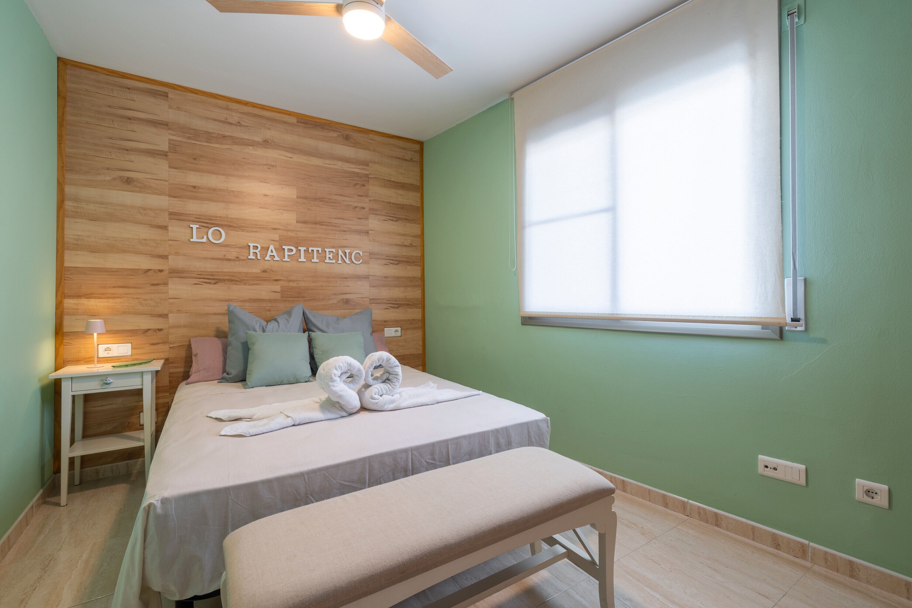 3 dormitorios, tabla de planchar con plancha, wifi gratis y ropa de cama