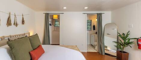 1 habitación, tabla de planchar con plancha, wifi y ropa de cama
