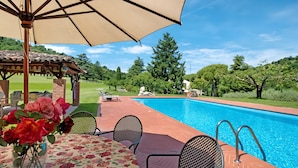 Pool - Suite with View on 25-Hectare Estate, Pool & Park – Affi, Lake Garda (Affi)