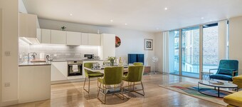 Austin David Royal Wharf 