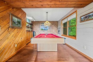 Spielezimmer