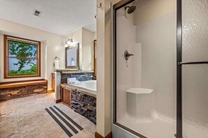 Shower, hair dryer, shampoo - Altitude Adjustment: hot tub•pool table•free tix (Gatlinburg)