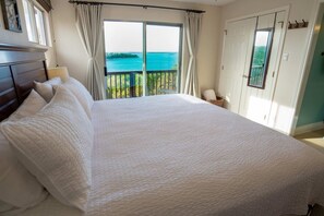 5 bedrooms, iron/ironing board, WiFi, bed sheets