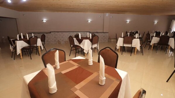 Restaurant - Hwedza Lodges & Conference Centre (Wedza)
