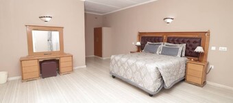 Hwedza Lodges & Conference Centre