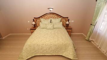 Standard Double Room | Desk, free WiFi