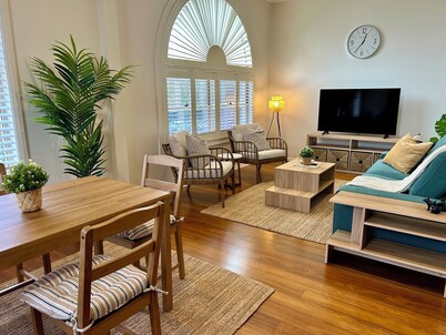 UN!T S!X @the Byron
2 bedroom unit in the heart of Inverell