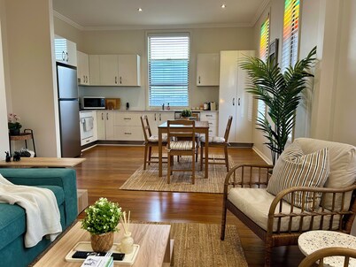 UN!T S!X @the Byron
2 bedroom unit in the heart of Inverell