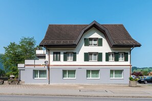 Exterior - Gästehaus Hirschen (Schänis)