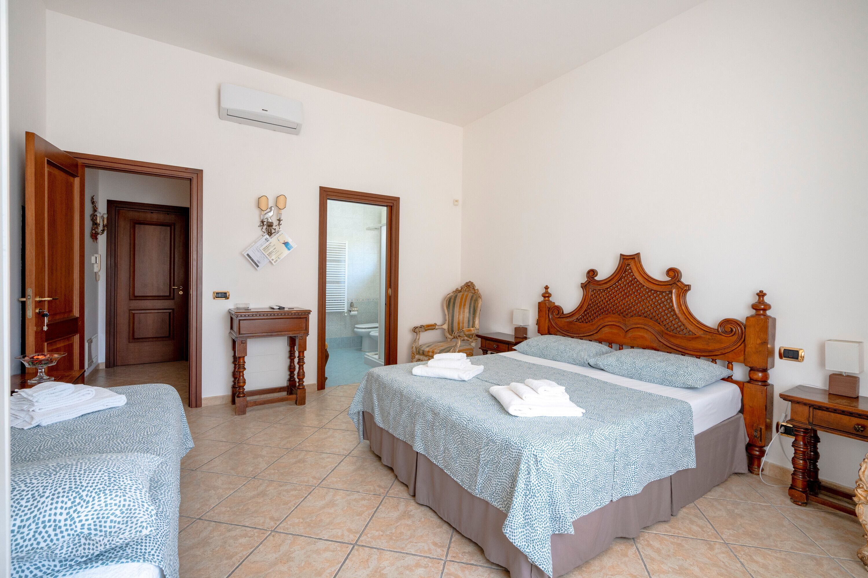 1 camera, Wi-Fi gratuito, lenzuola