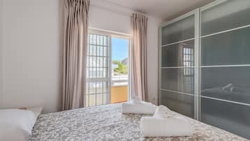 3 bedrooms, free WiFi, bed sheets