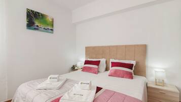 2 bedrooms, iron/ironing board, free WiFi, bed sheets