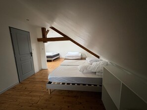 5 chambres, Wi-Fi gratuit, draps fournis