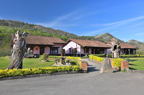 Apartment 'Aires De Avín 1' with Mountain View, Private Terrace and Wi-Fi
