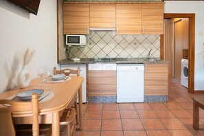 Kühlschrank, Mikrowelle, Geschirrspüler