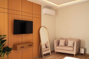 1 bedroom, desk, free WiFi