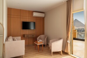 Deluxe Suite, Mountain View | 1 bedroom, desk, free WiFi