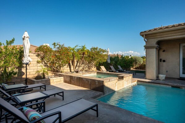 Beheizter Pool