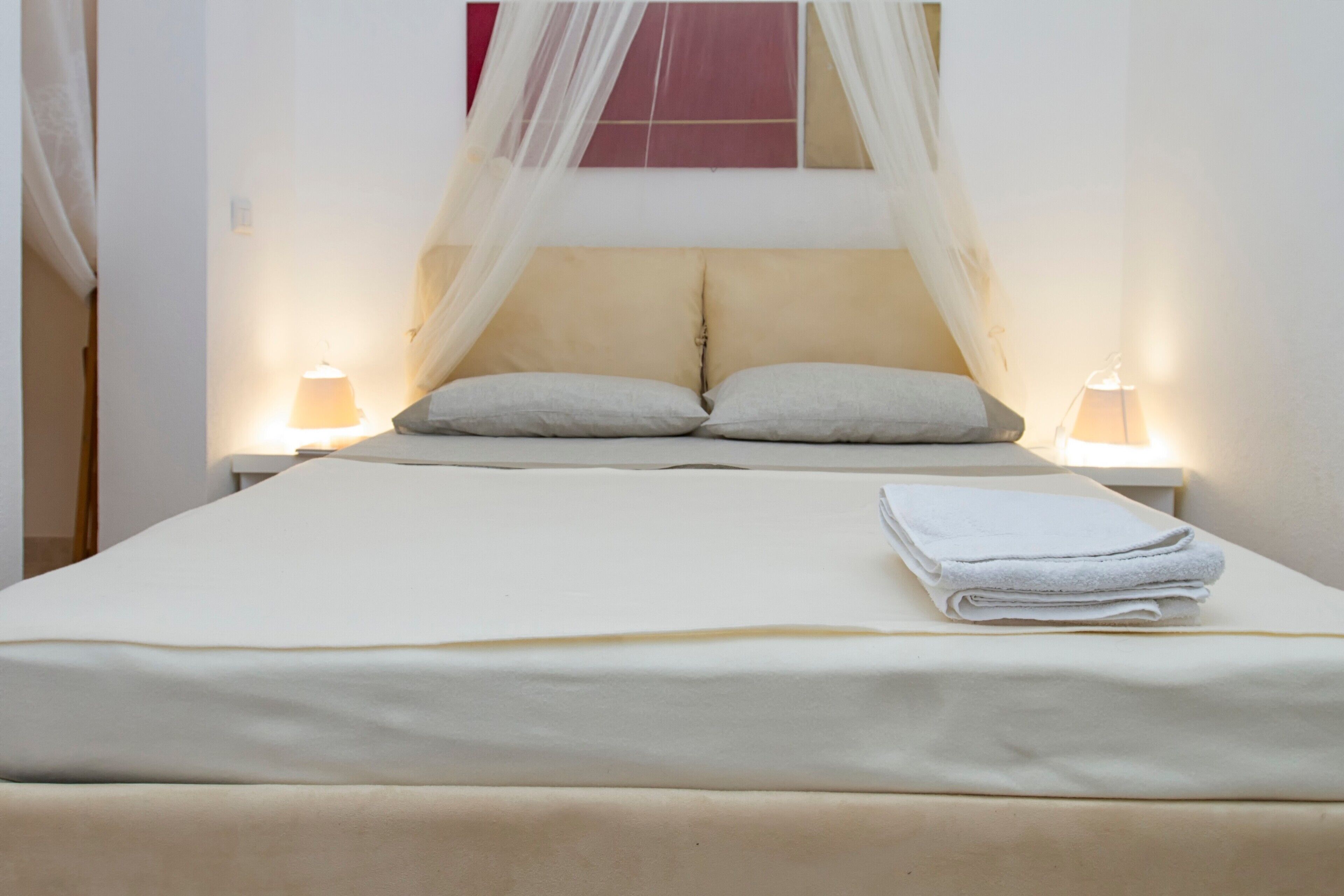 2 bedrooms, bed sheets