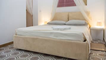 2 bedrooms, bed sheets