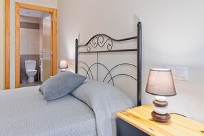 1 bedroom, free WiFi, bed sheets - Apartment 'Sardón De Los Frailes' with Lake View, Shared Pool and Wi-Fi (Sardón de los Frailes)