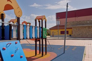Children's area - Apartment 'Sardón De Los Frailes' with Shared Pool, Shared Garden and Wi-Fi (Sardón de los Frailes)